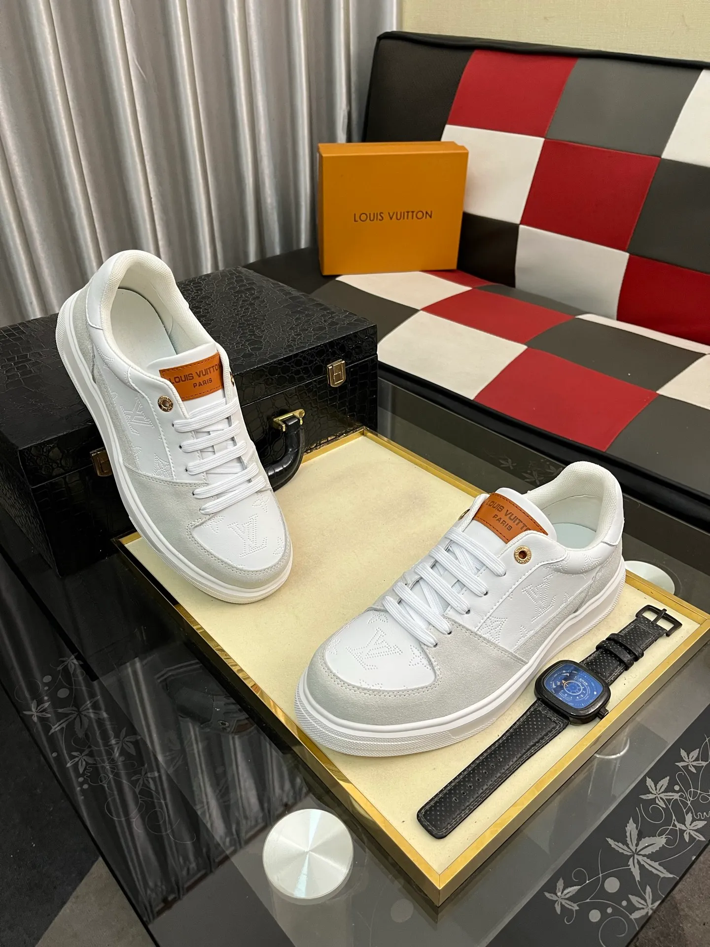 Men's Men's Shoes 💰420⌚️⌚️LV Louis Vuitton. The latest trendy casual shoes are popular in physical stores in sizes 38-44. New spring and summer comfortable imported custom original cowhide, unique jacquard fabric element design. Paired with sheepskin lining, Lv original bottom, [taiyang][taiyang] high-end packaging and high quality💪Details determine the quality, you can enter and leave the counter at will, welcome to compare🇮🇹